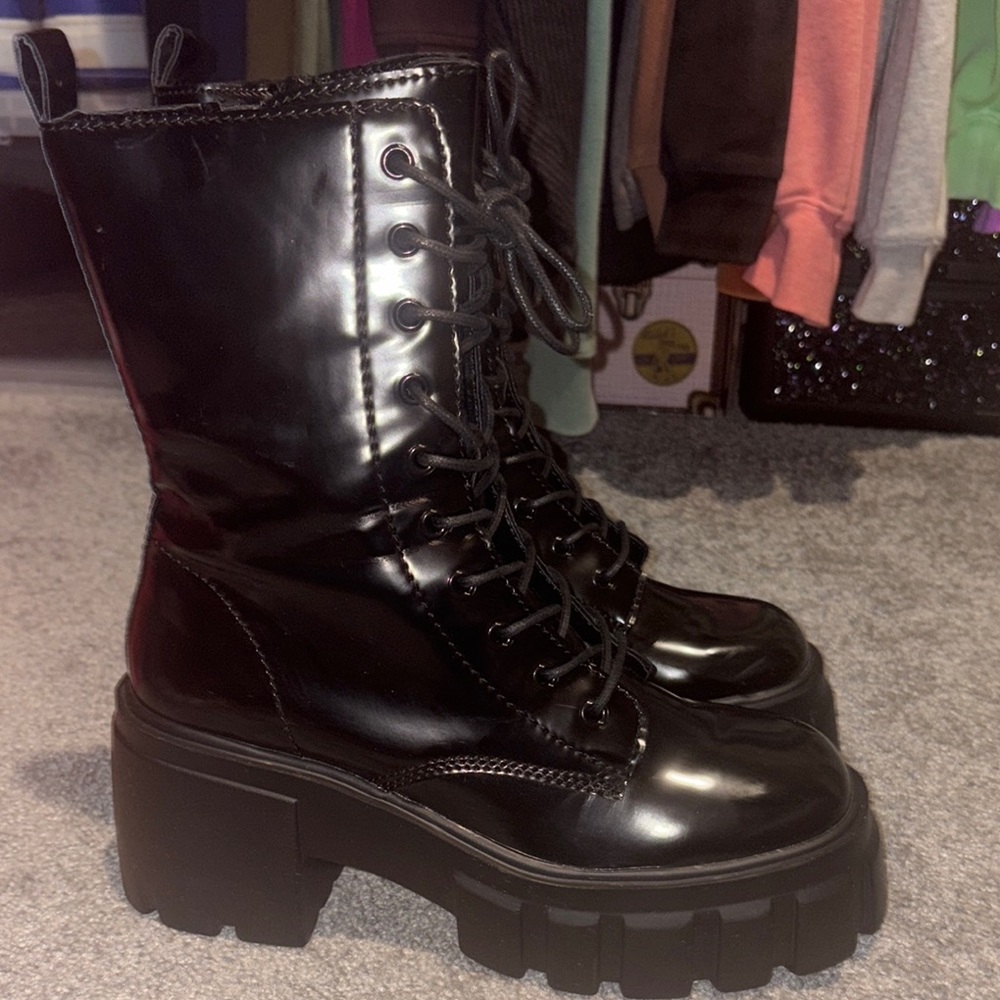 Madden Girl Women size 9 Boots